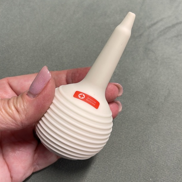 BABY TOOLS: SAFETY NAIL CLIPPER, BABY BUM PADDLE, NASAL ASPIRATOR & BUTT PASTE - Picture 3 of 8